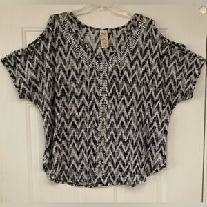 🖤🤍🩶Faded Glory Peek-A-Boo Shoulder Black&White w/Shiny Silver Rhinestone Design